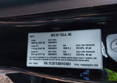 2019 Tesla Model 3 Long Range/Mid Range/Standard Range/Standard Range Plus z USA, uszkodzony, nr VIN 5YJ3E1EA8KF424651